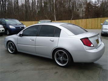 2004 Saturn Ion 2   - Photo 4 - Cincinnati, OH 45255