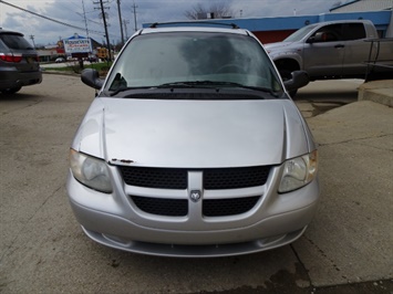 2002 Dodge Grand Caravan eX   - Photo 2 - Cincinnati, OH 45255