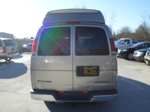 2001 Chevrolet Express Cargo 1500   - Photo 5 - Cincinnati, OH 45255