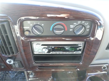 2001 Chevrolet Express Cargo 1500   - Photo 18 - Cincinnati, OH 45255