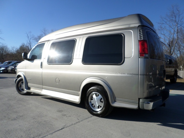 2001 Chevrolet Express Cargo 1500   - Photo 12 - Cincinnati, OH 45255