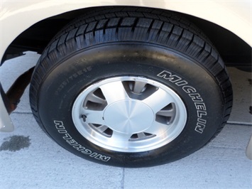 2001 Chevrolet Express Cargo 1500   - Photo 24 - Cincinnati, OH 45255