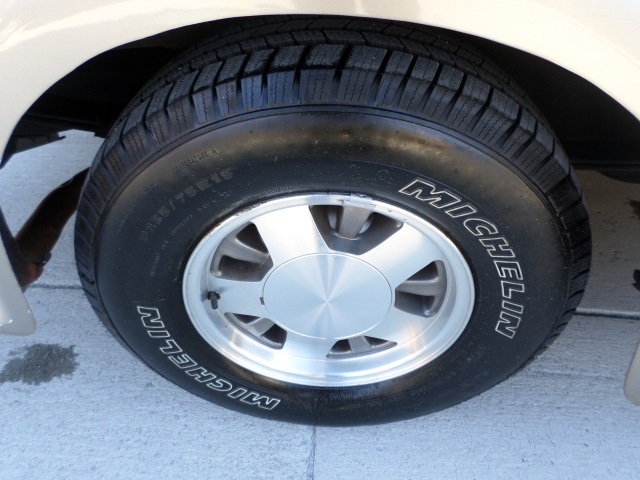 2001 Chevrolet Express Cargo 1500   - Photo 24 - Cincinnati, OH 45255