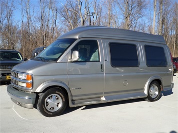 2001 Chevrolet Express Cargo 1500   - Photo 3 - Cincinnati, OH 45255