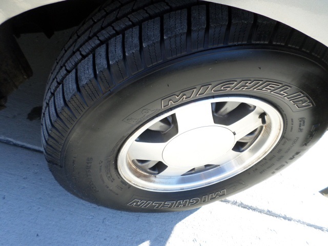 2001 Chevrolet Express Cargo 1500   - Photo 23 - Cincinnati, OH 45255