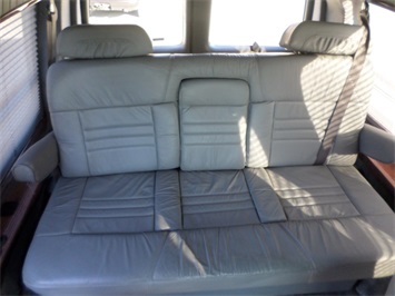 2001 Chevrolet Express Cargo 1500   - Photo 9 - Cincinnati, OH 45255