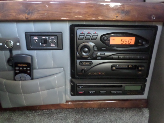 2001 Chevrolet Express Cargo 1500   - Photo 21 - Cincinnati, OH 45255