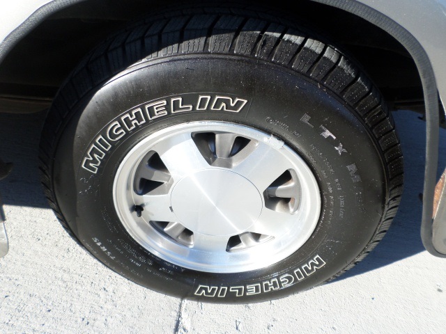 2001 Chevrolet Express Cargo 1500   - Photo 25 - Cincinnati, OH 45255