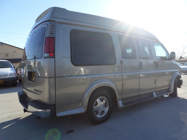 2001 Chevrolet Express Cargo 1500   - Photo 13 - Cincinnati, OH 45255
