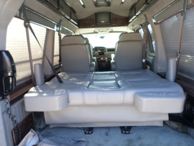 2001 Chevrolet Express Cargo 1500   - Photo 16 - Cincinnati, OH 45255