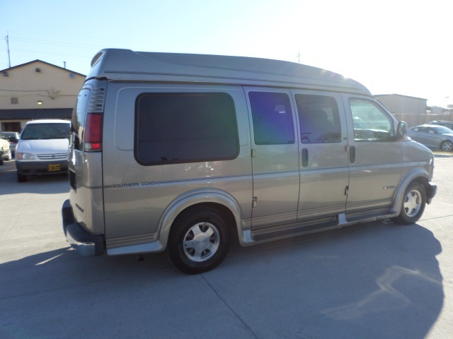 2001 Chevrolet Express Cargo 1500   - Photo 6 - Cincinnati, OH 45255