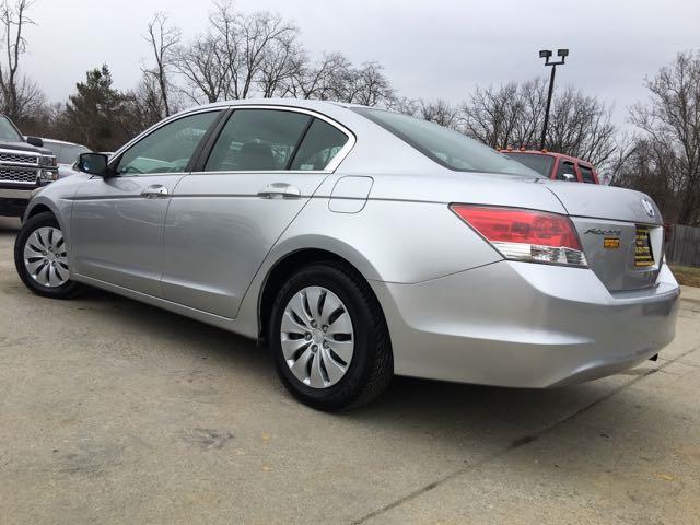 2010 Honda Accord LX - Photo 11 - Cincinnati, OH 45255