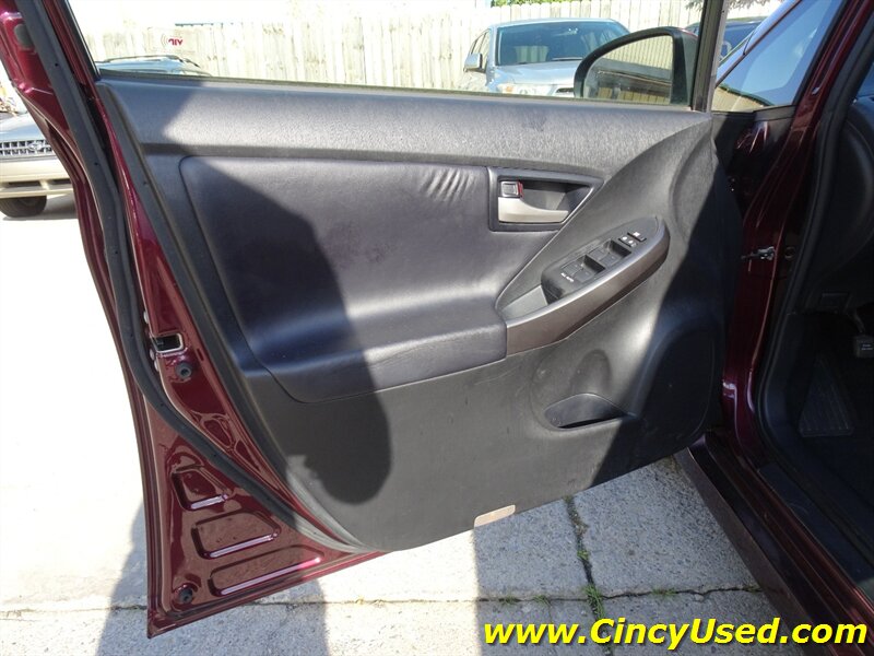 2013 Toyota Prius Three - Photo 26 - Cincinnati, OH 45255