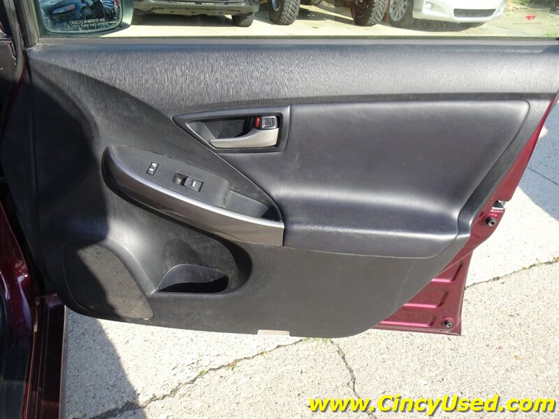 2013 Toyota Prius Three - Photo 28 - Cincinnati, OH 45255