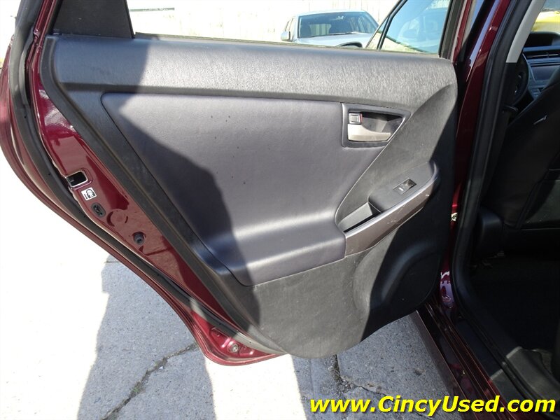 2013 Toyota Prius Three - Photo 27 - Cincinnati, OH 45255