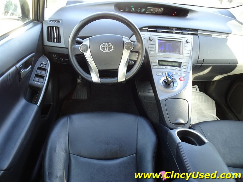 2013 Toyota Prius Three - Photo 11 - Cincinnati, OH 45255