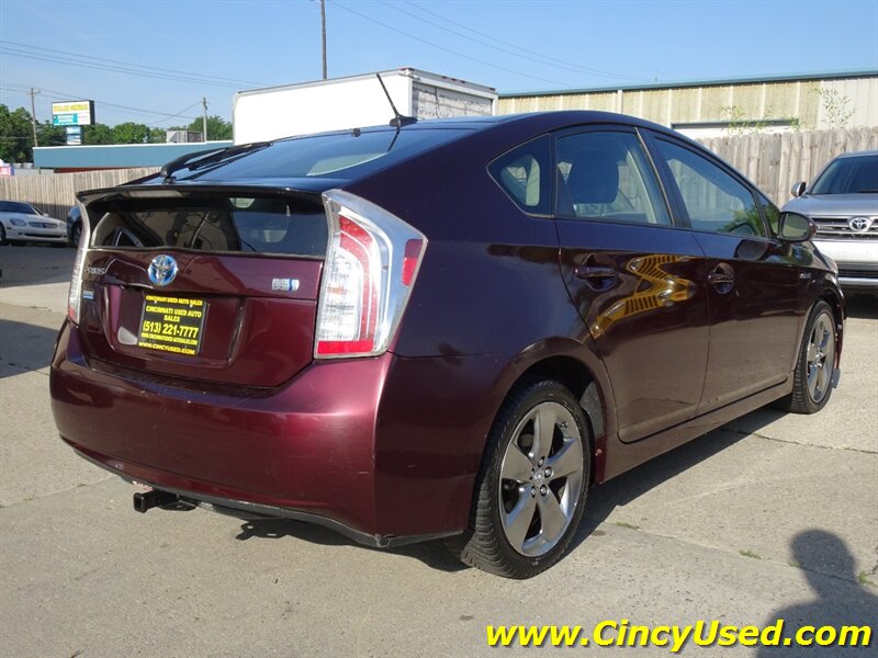 2013 Toyota Prius Three - Photo 8 - Cincinnati, OH 45255