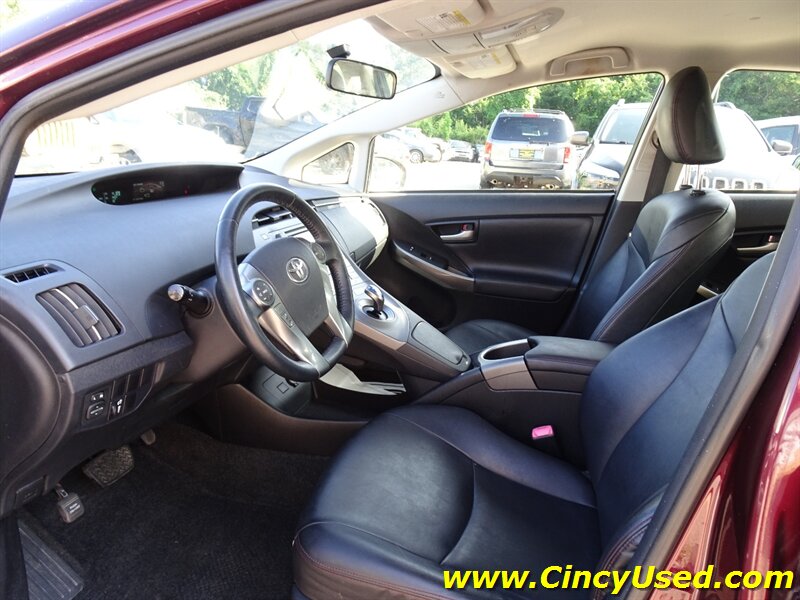 2013 Toyota Prius Three - Photo 12 - Cincinnati, OH 45255