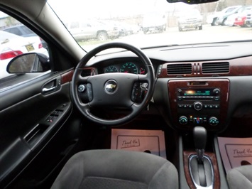 2010 Chevrolet Impala LT   - Photo 7 - Cincinnati, OH 45255