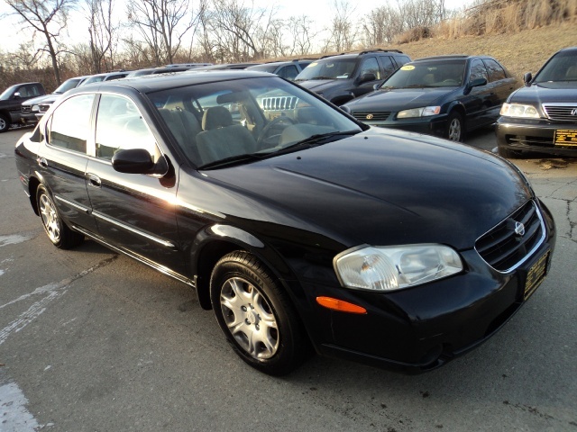 2000 NISSAN MAXIMA GLE   - Photo 1 - Cincinnati, OH 45255