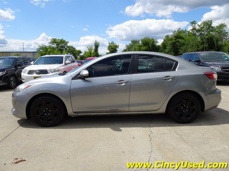 2012 Mazda Mazda3 i Sport - Photo 9 - Cincinnati, OH 45255