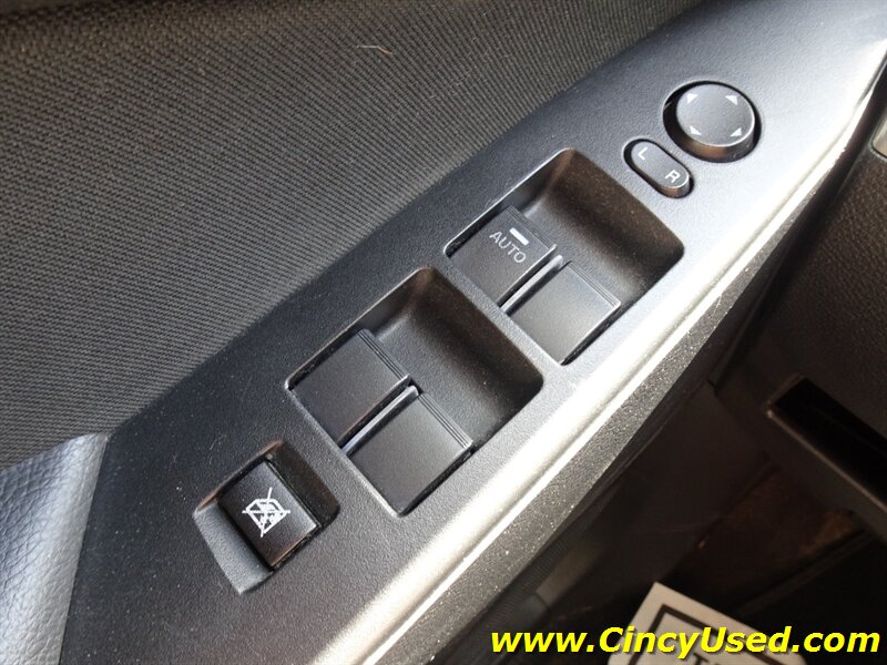 2012 Mazda Mazda3 i Sport - Photo 20 - Cincinnati, OH 45255