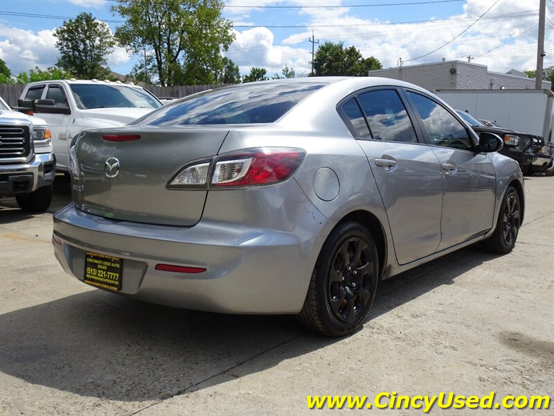2012 Mazda Mazda3 i Sport - Photo 6 - Cincinnati, OH 45255