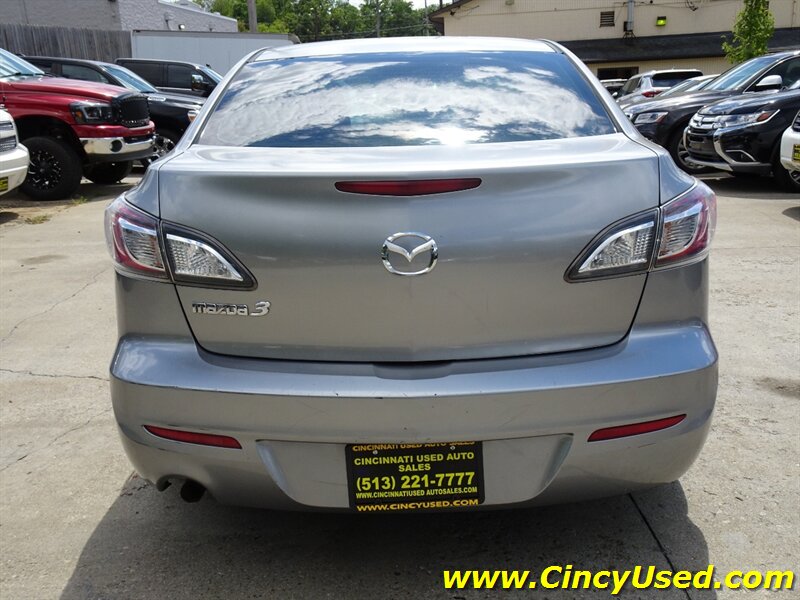 2012 Mazda Mazda3 i Sport - Photo 7 - Cincinnati, OH 45255