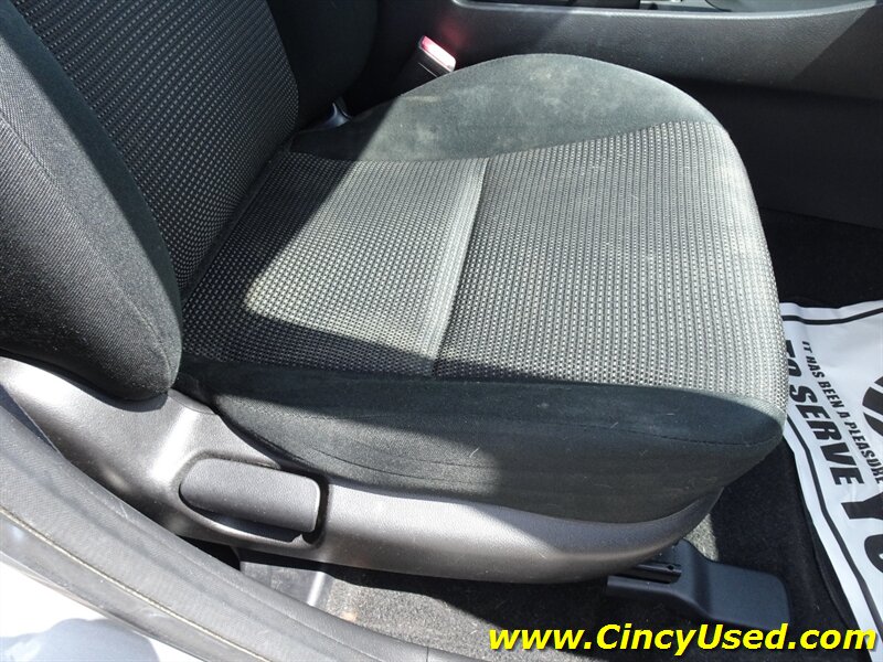 2012 Mazda Mazda3 i Sport - Photo 22 - Cincinnati, OH 45255