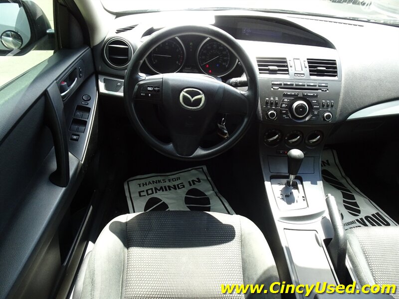 2012 Mazda Mazda3 i Sport - Photo 10 - Cincinnati, OH 45255