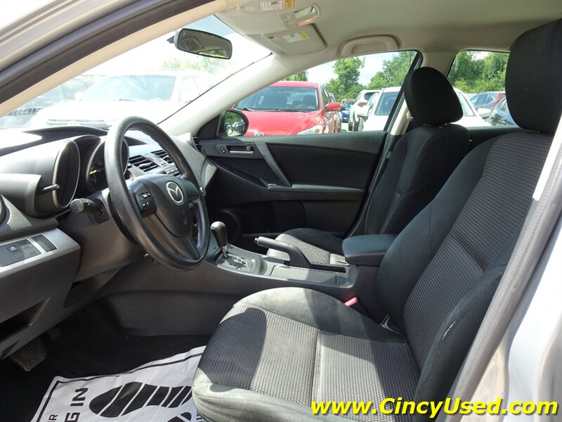 2012 Mazda Mazda3 i Sport - Photo 11 - Cincinnati, OH 45255