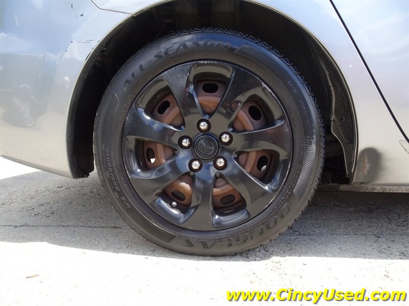 2012 Mazda Mazda3 i Sport - Photo 26 - Cincinnati, OH 45255