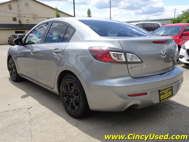 2012 Mazda Mazda3 i Sport - Photo 8 - Cincinnati, OH 45255