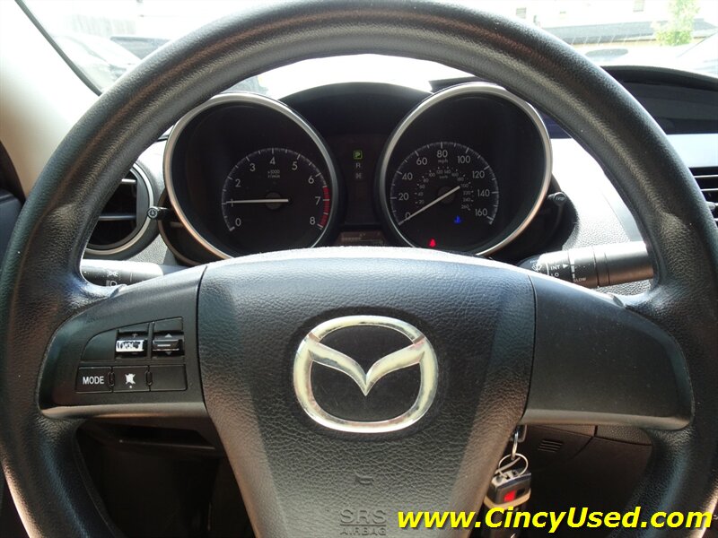 2012 Mazda Mazda3 i Sport - Photo 18 - Cincinnati, OH 45255