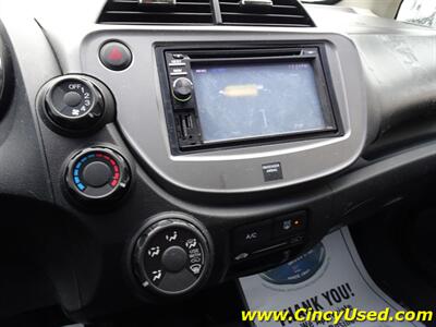 2012 Honda Fit Sport   - Photo 14 - Cincinnati, OH 45255