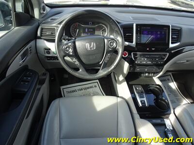 2017 Honda Pilot Touring   - Photo 9 - Cincinnati, OH 45255