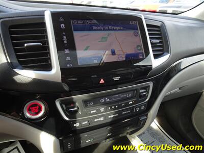 2017 Honda Pilot Touring   - Photo 18 - Cincinnati, OH 45255
