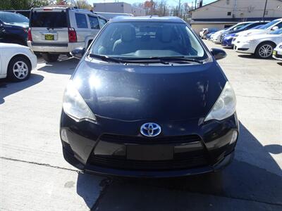 2013 Toyota Prius C One  1.5L I4 Hybrid FWD - Photo 2 - Cincinnati, OH 45255