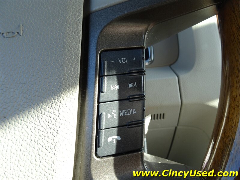 2013 Lincoln Navigator Base photo 34