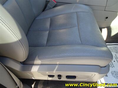 2013 Lincoln Navigator   - Photo 29 - Cincinnati, OH 45255