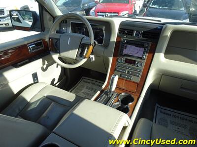 2013 Lincoln Navigator   - Photo 13 - Cincinnati, OH 45255