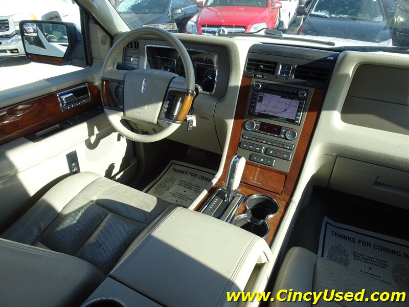 2013 Lincoln Navigator Base photo 21