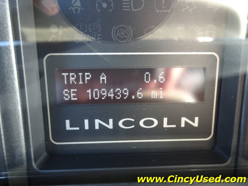 2013 Lincoln Navigator Base photo 30