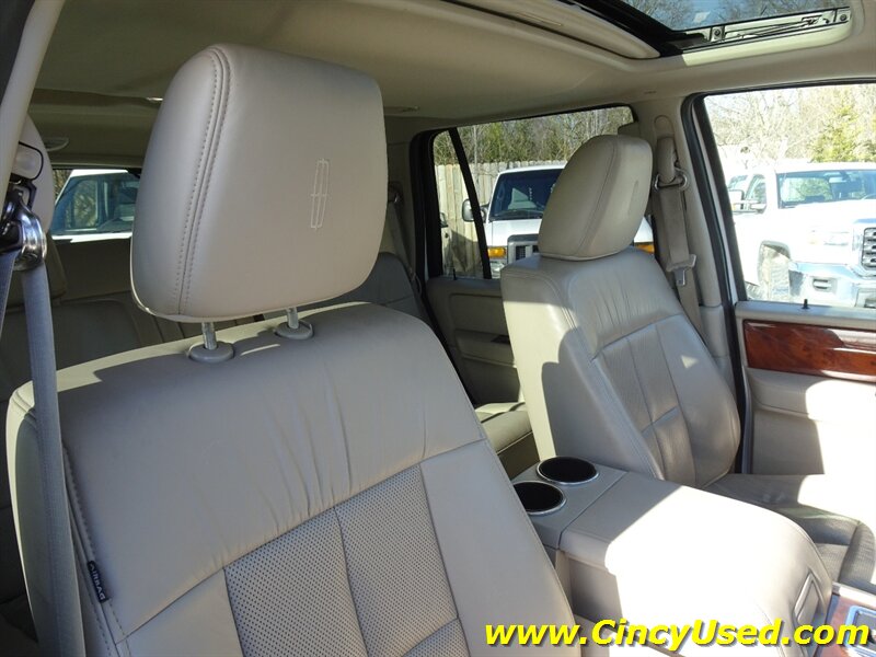 2013 Lincoln Navigator Base photo 25