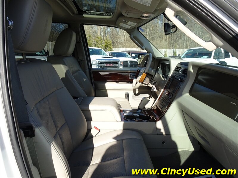 2013 Lincoln Navigator Base photo 24