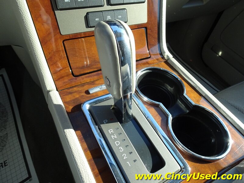 2013 Lincoln Navigator Base photo 26