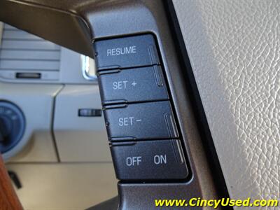 2013 Lincoln Navigator   - Photo 23 - Cincinnati, OH 45255