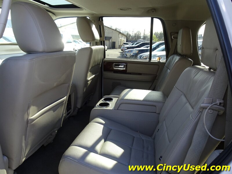 2013 Lincoln Navigator Base photo 17