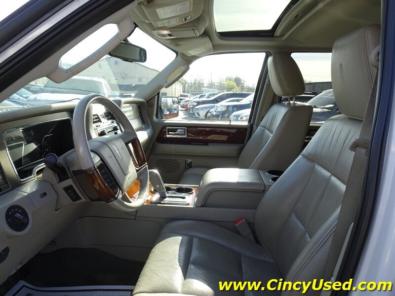 2013 Lincoln Navigator Base photo 14