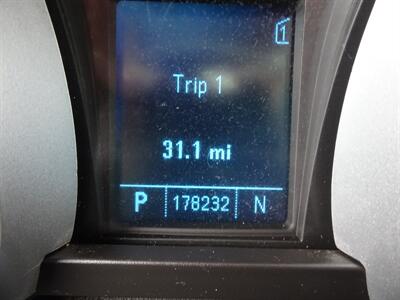 2011 Chevrolet Equinox LT  2.4L I4 AWD - Photo 18 - Cincinnati, OH 45255